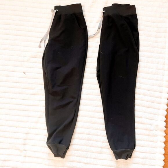 figs scrubs lot of 2 joggers - Picture 1 of 3